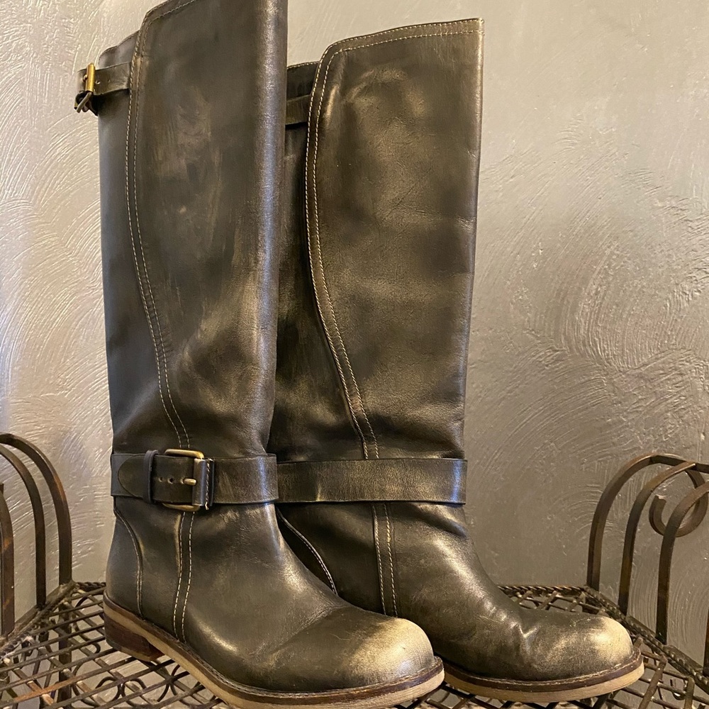 Lucky Boots Sz. 8